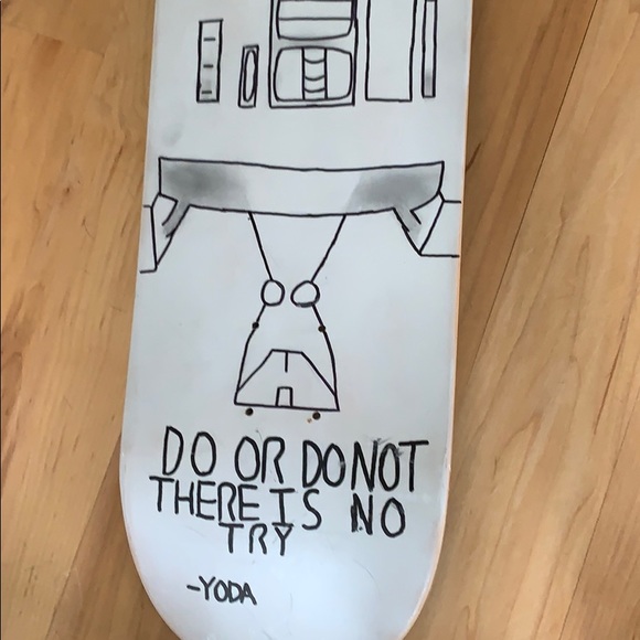 Custom R2D2 skateboard - Picture 4 of 5